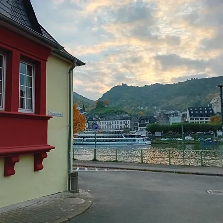 Aan De Moezel *